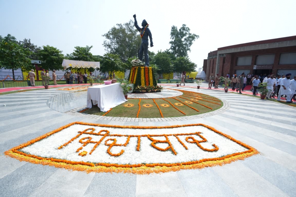 CM ने शहीद-ए-आज़म भगत सिंह को दी श्रद्धांजलि, बोले – जल्द समर्पित होगा शहीद भगत सिंह हेरिटेज कॉम्प्लेक्स